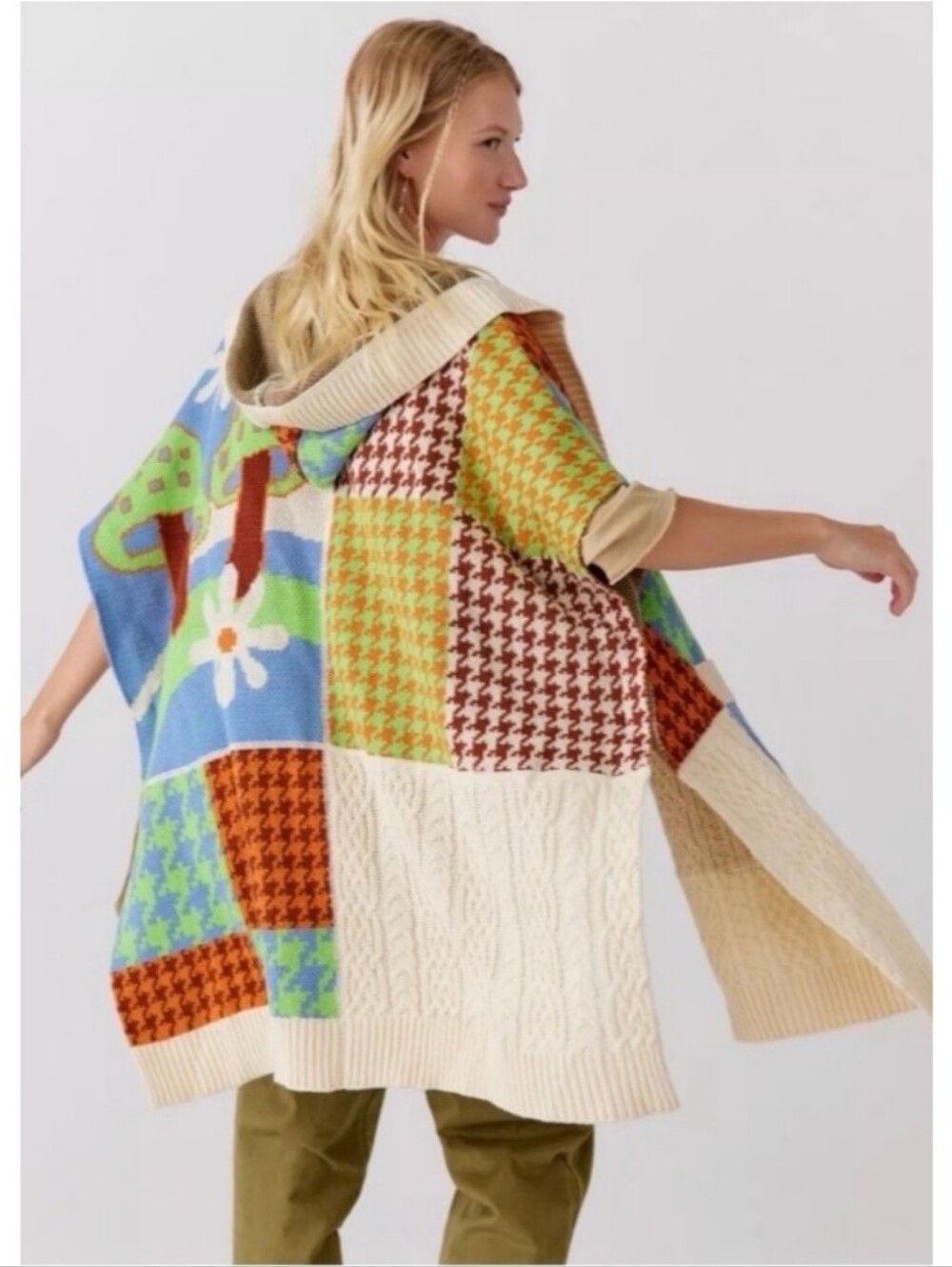 Urban Outfitters Kali Knit Cape Mushroom Houndstooth Print Nwot